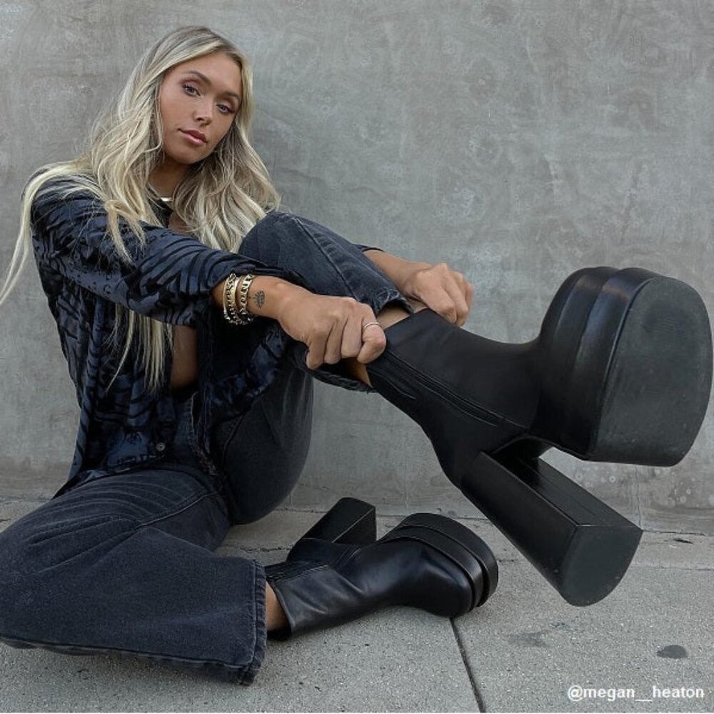$299 TRENDING Steve Madden Cobra Double Platform Chunky Heel Ankle Bootie - Picture 6 of 10